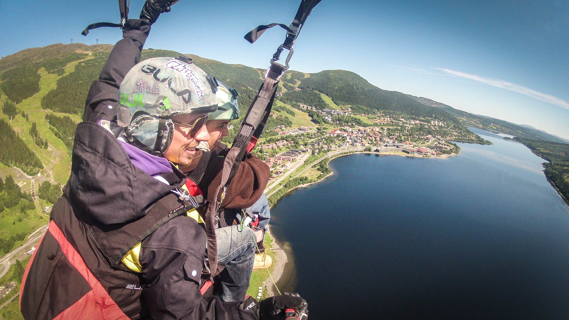 Skärmflyg över Åre - en pulshöjande sommaraktivitet