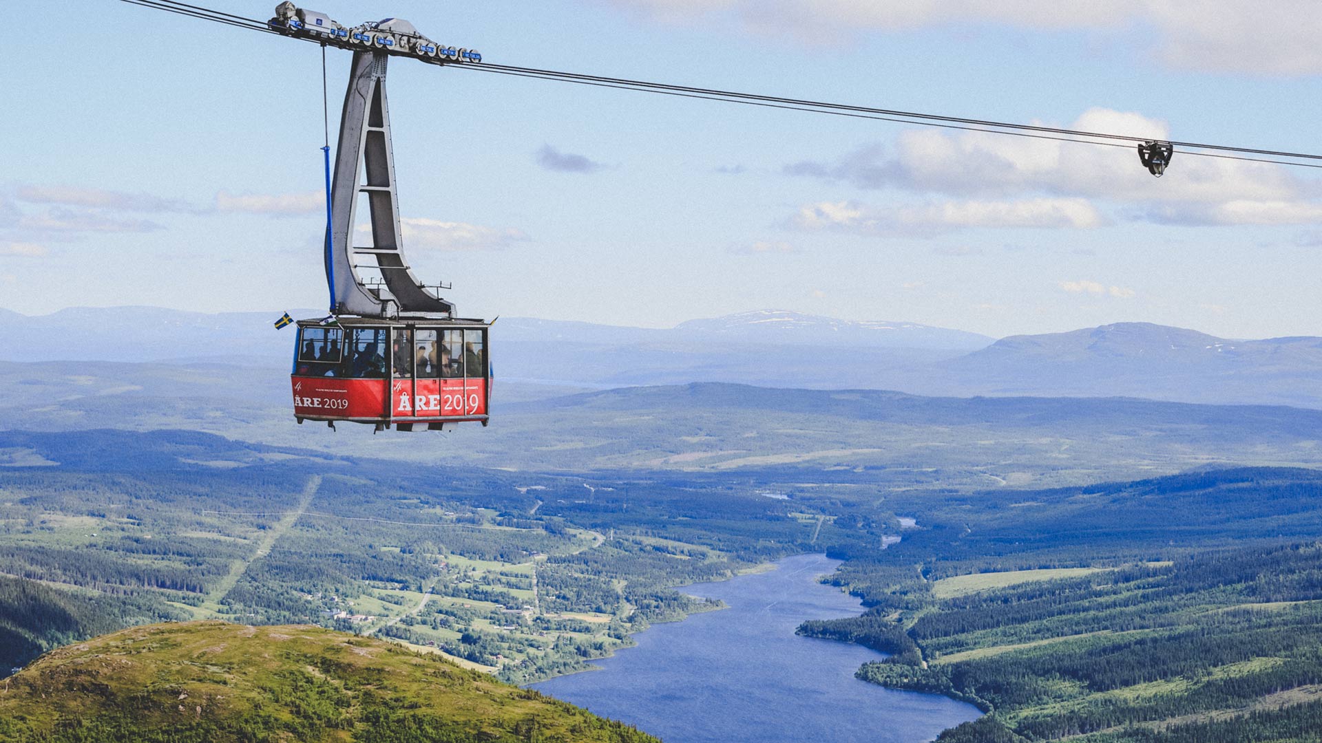 Åre kabinbana in action a blue sky summer day
