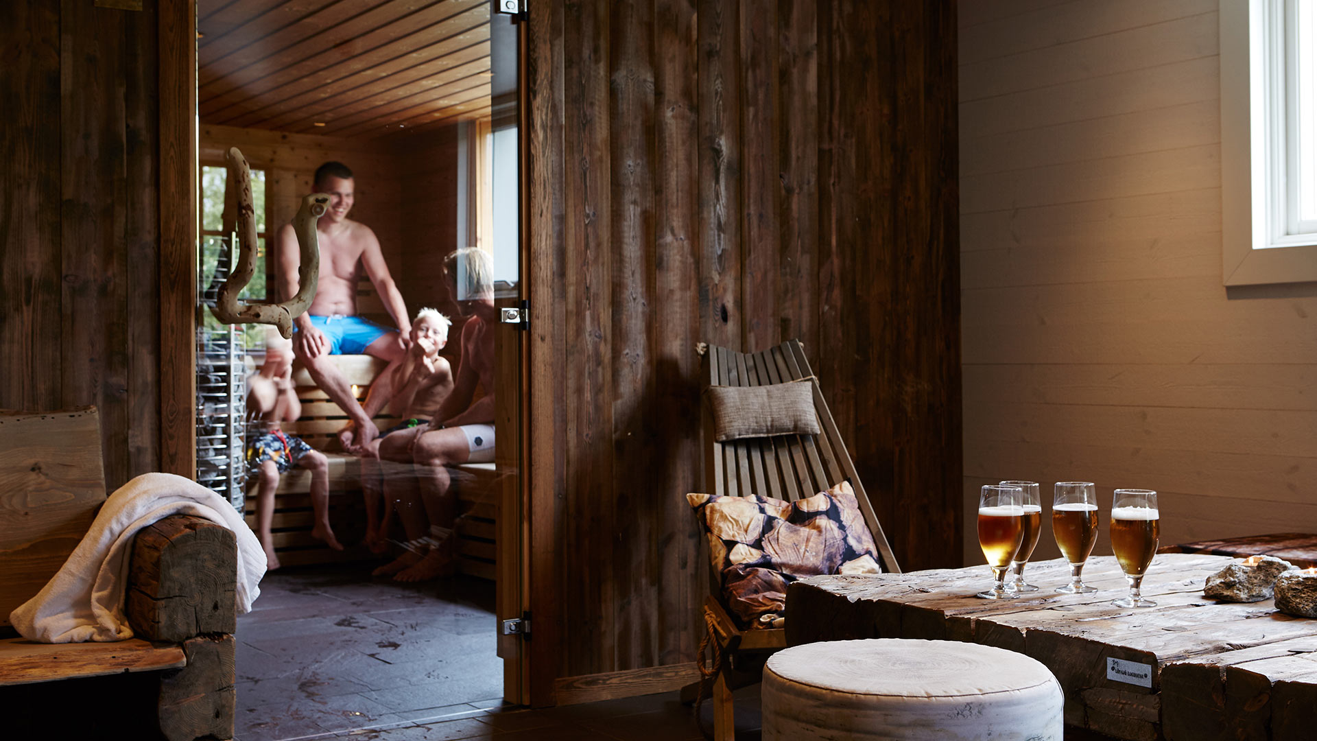 Relax och bastu på Buustamons Fjällgård