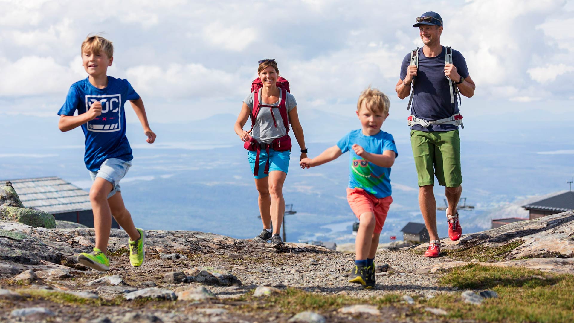 Spring i bena på toppen av Skutan