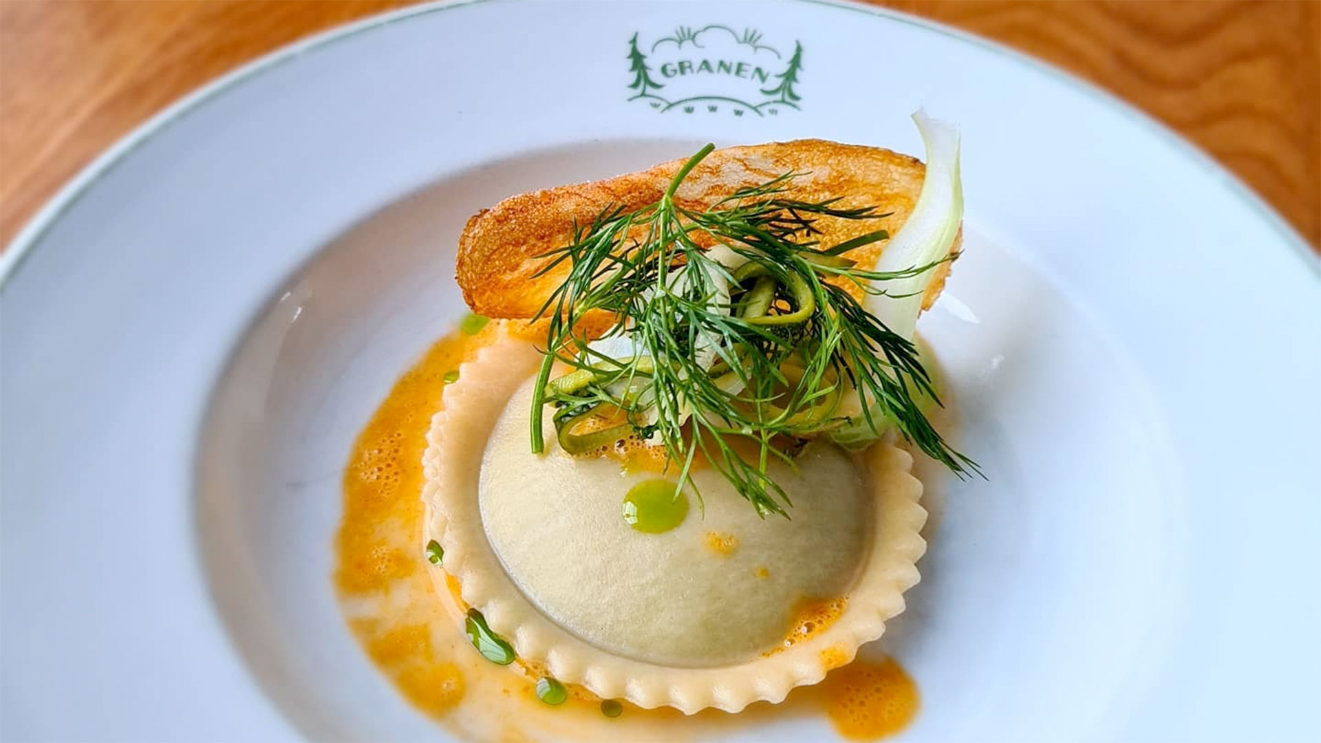 Stor tortellini på tallrik