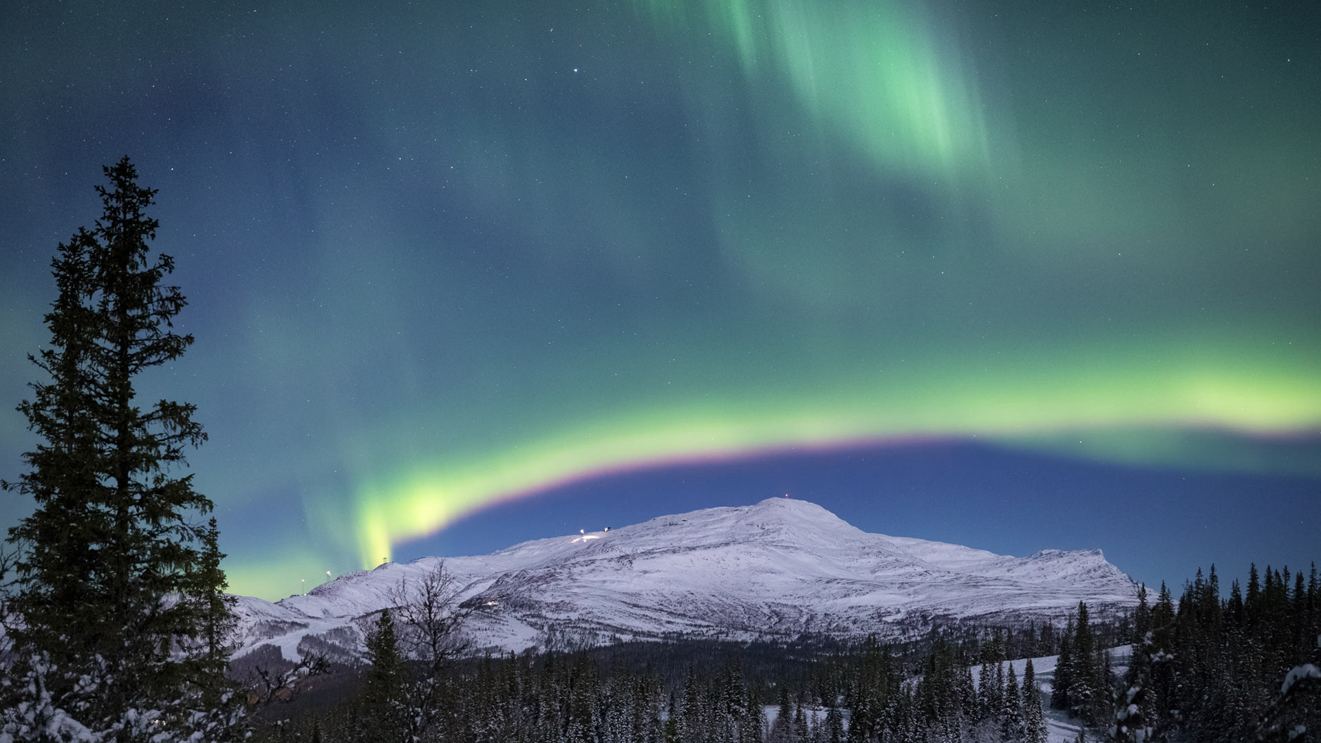 Norrsken över Åreskutan. Foto: Niclas Vestefjell