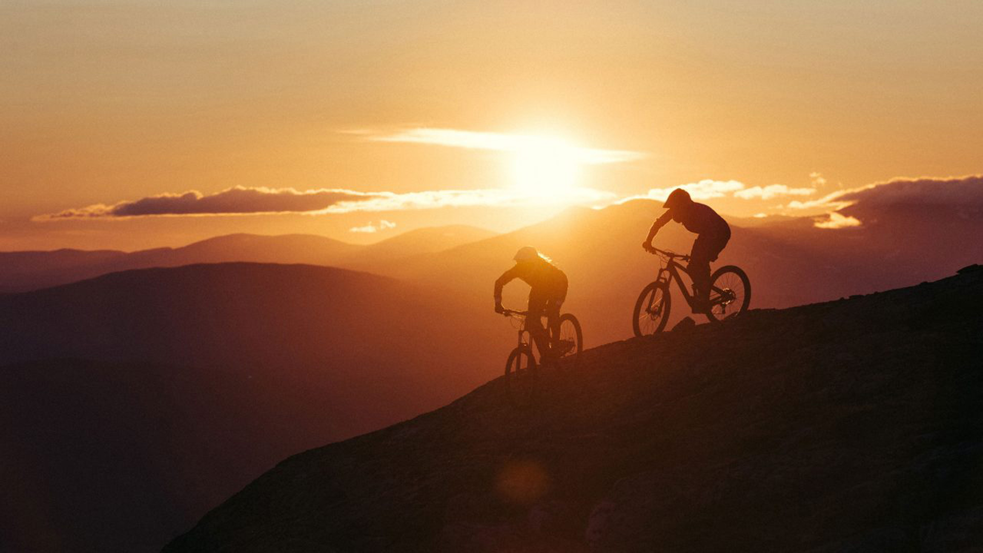 Midnight biking on Åreskutan during Åre Bike Festival