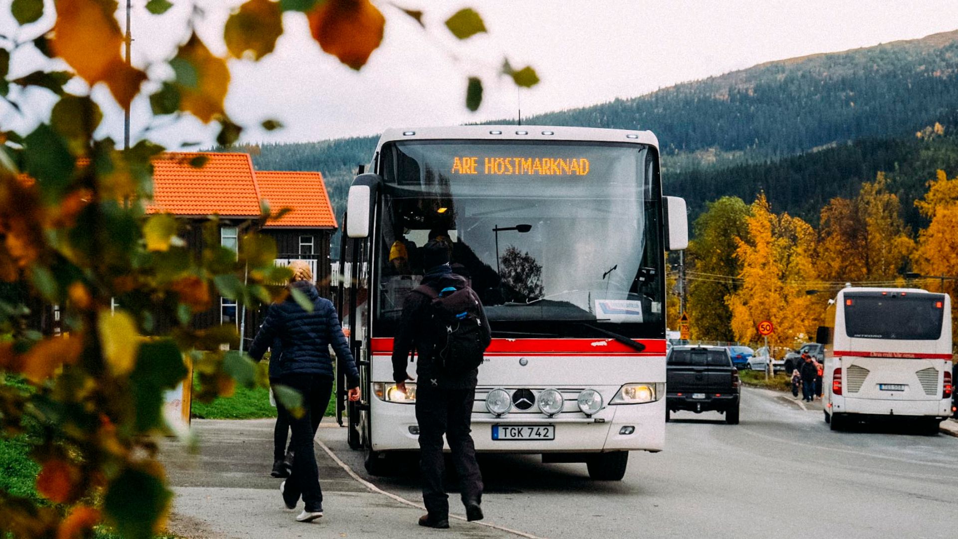 Ski bus outside the Cable Car station i Åre