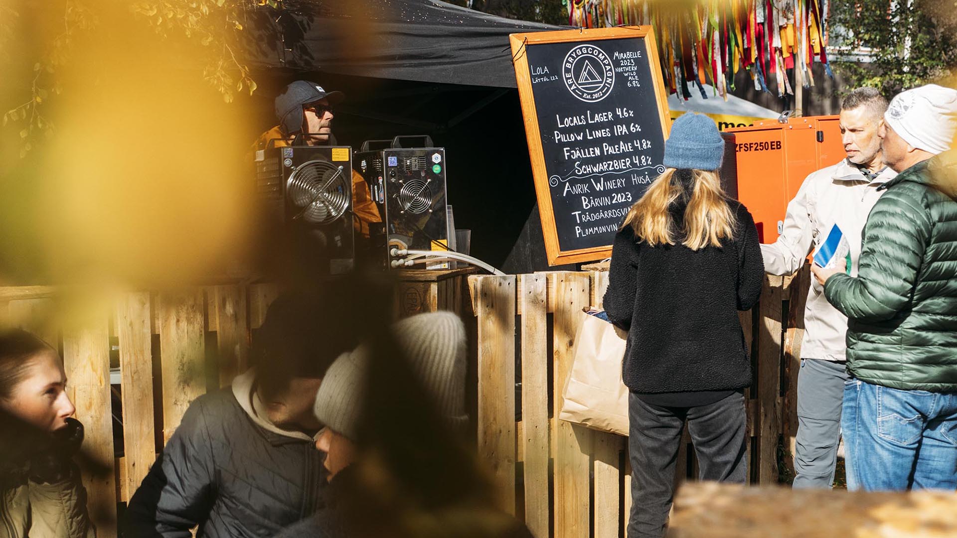 Människor på Åre Höstmarknad