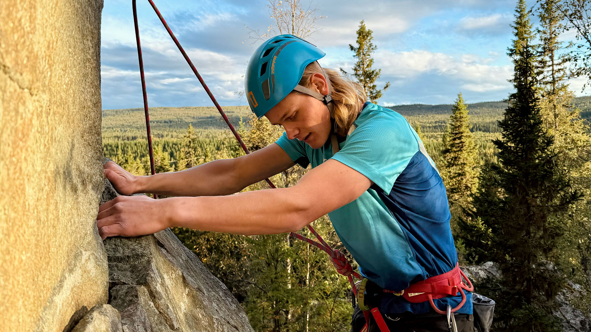 utomhusklättring på klippa