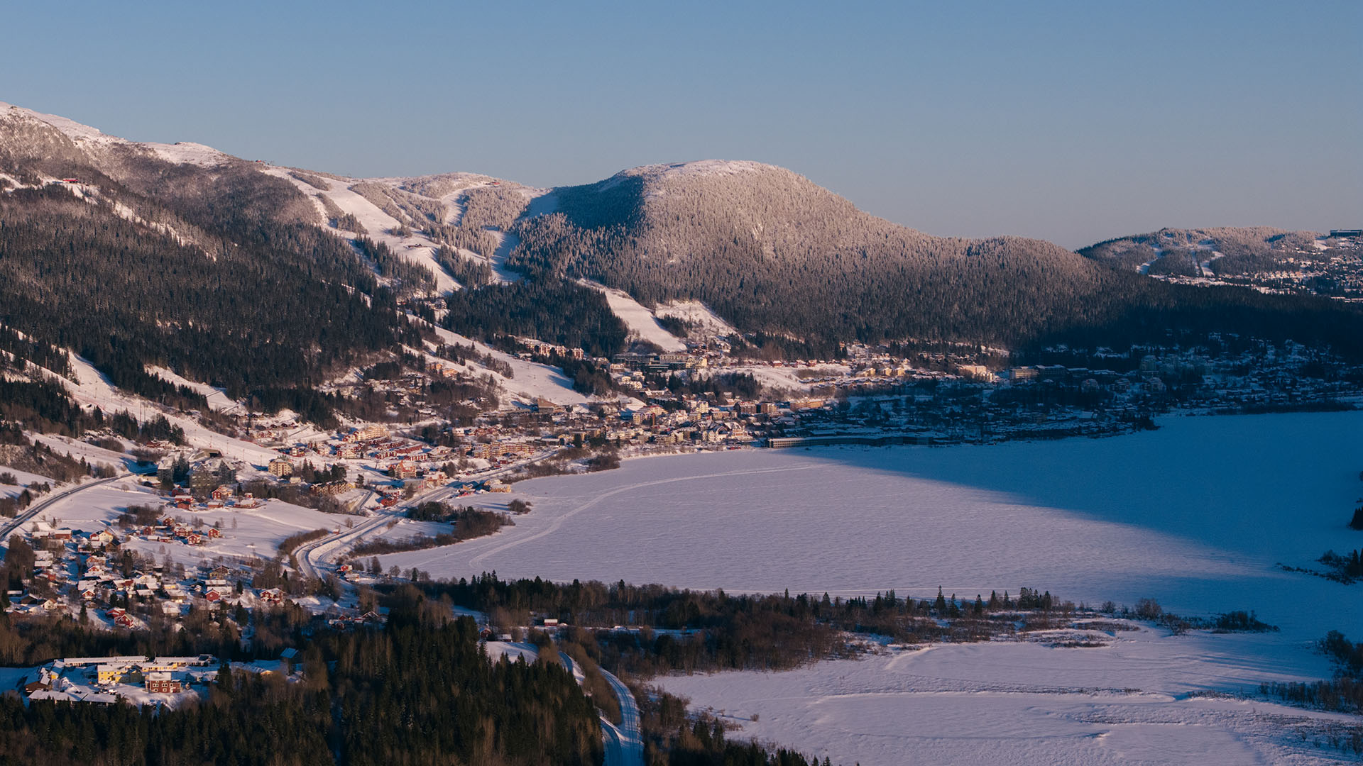 Bild över Åre by en dag i november.